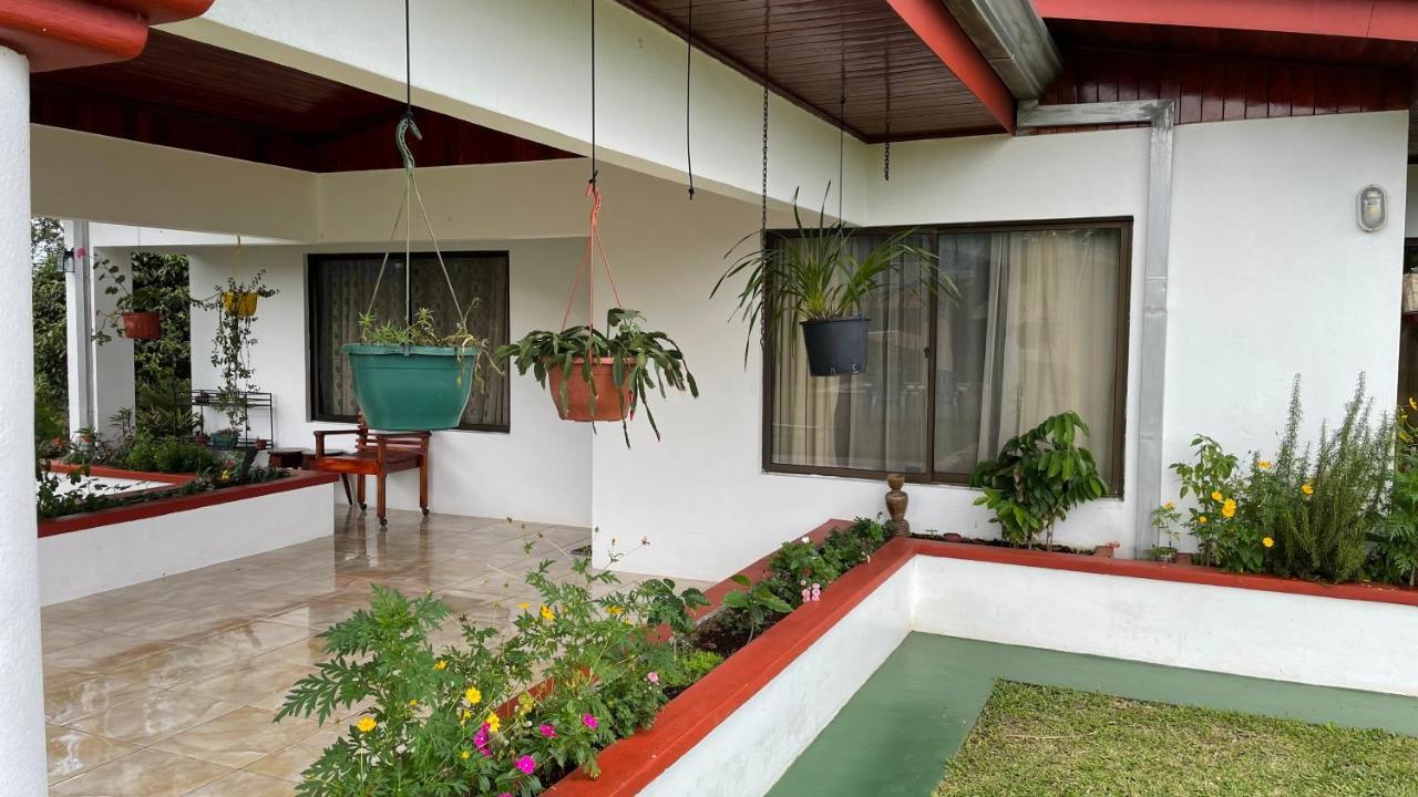 Las Pavitas Cottages La Fortuna Dış mekan fotoğraf
