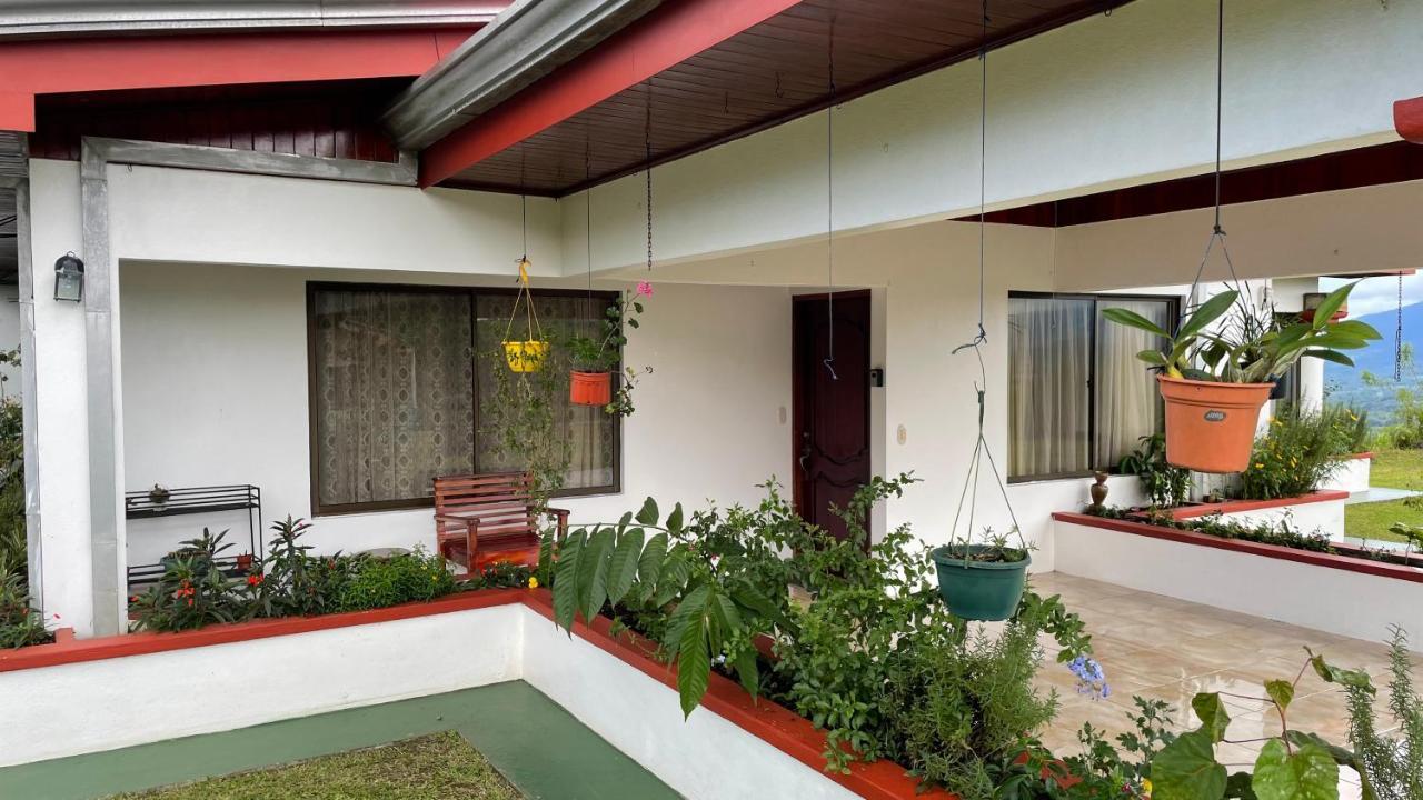 Las Pavitas Cottages La Fortuna Dış mekan fotoğraf